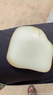 新疆和田玉籽料原石,192.3克,白度黄白种暖白色,独籽无修型,牌子料